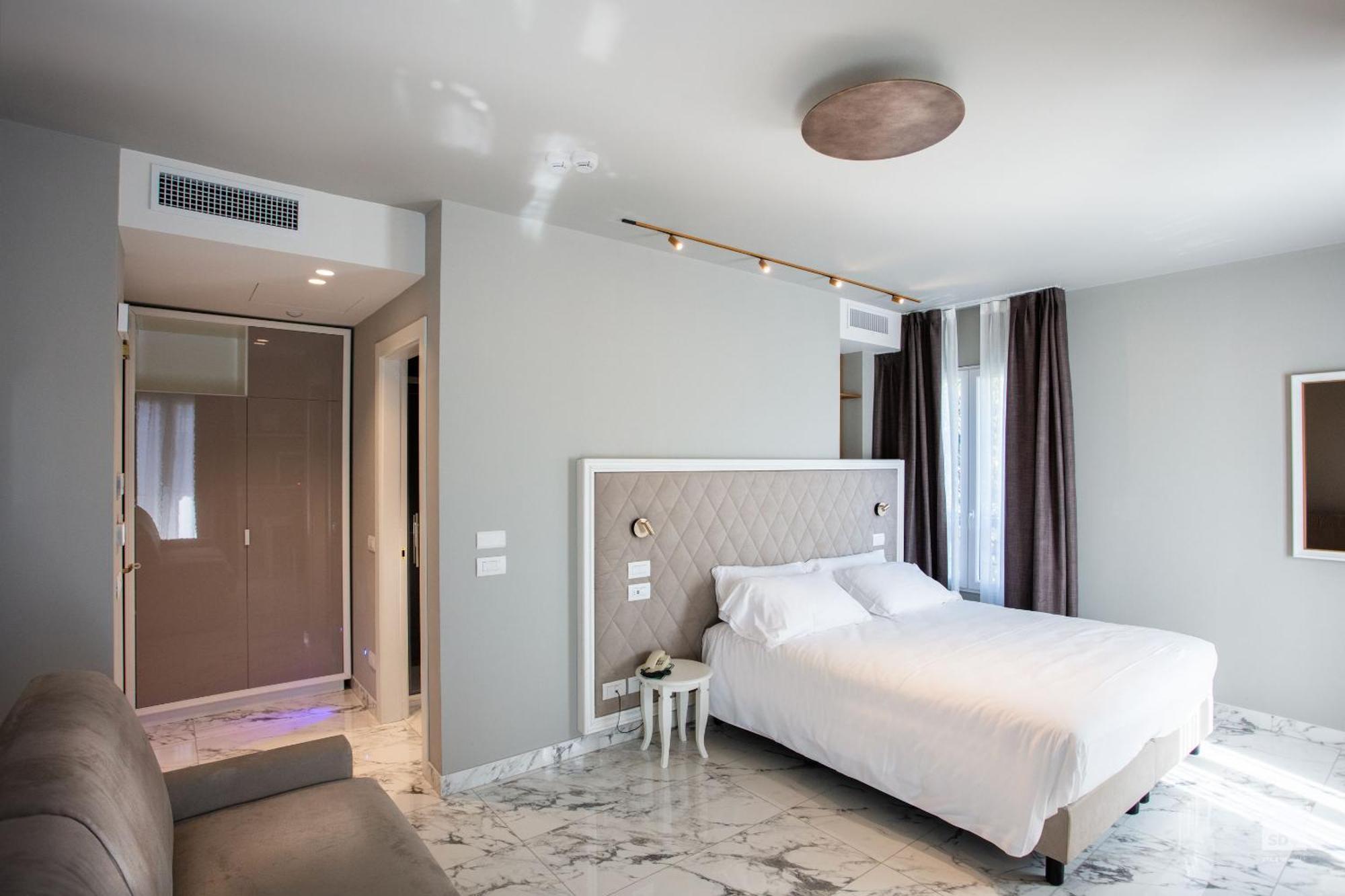 Hotel Villa Elena Varazze Bagian luar foto