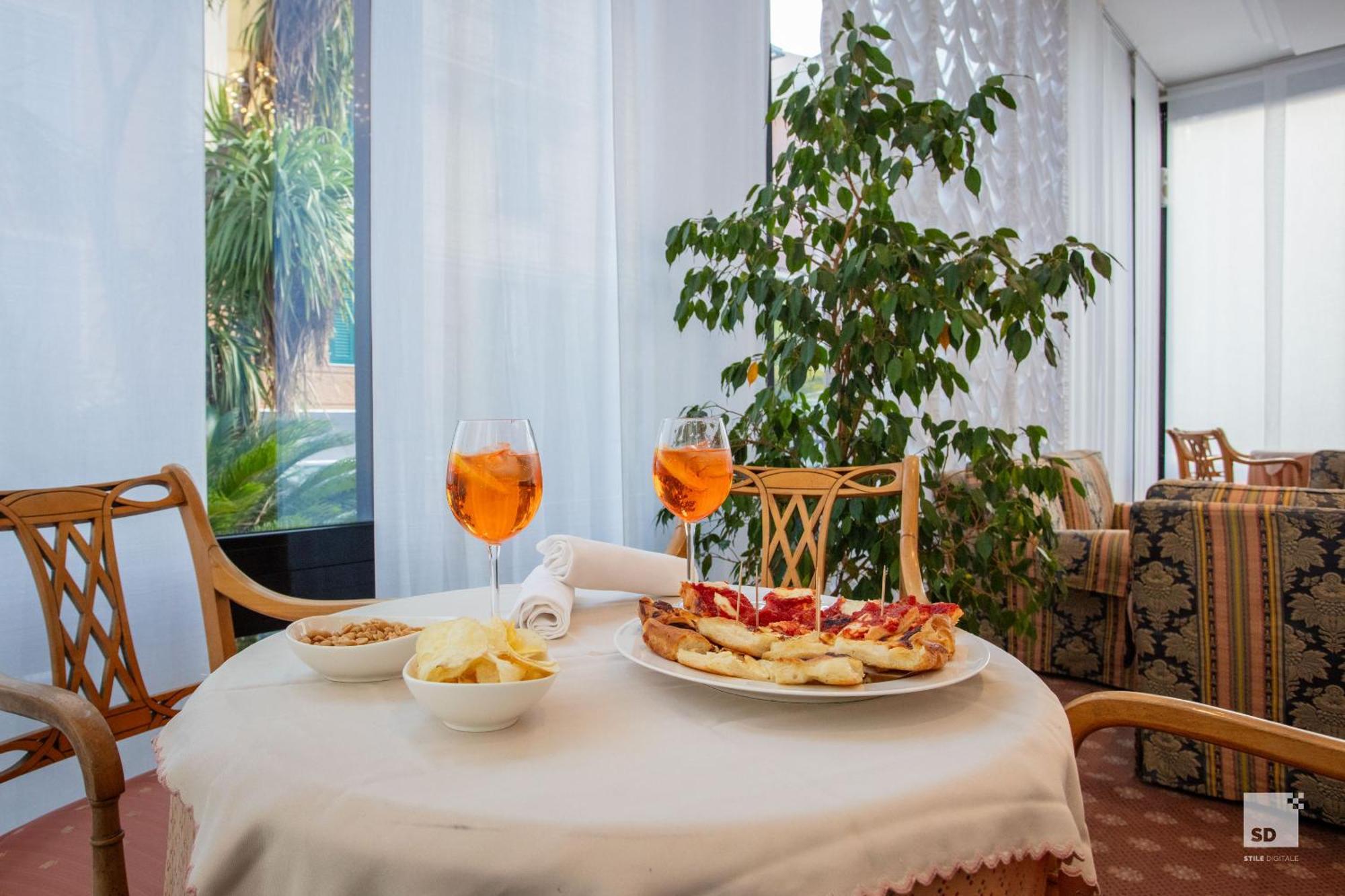 Hotel Villa Elena Varazze Bagian luar foto