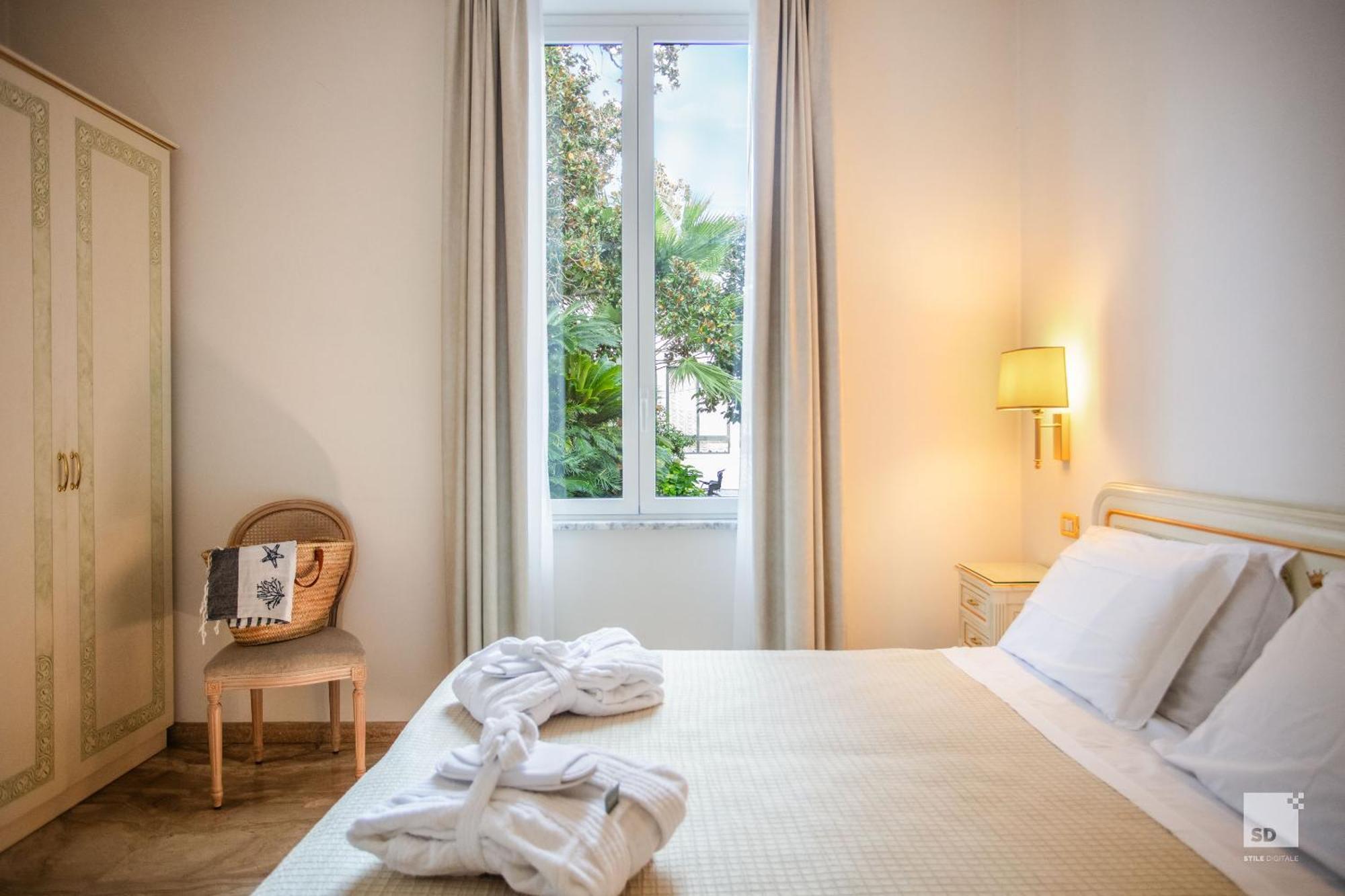 Hotel Villa Elena Varazze Bagian luar foto