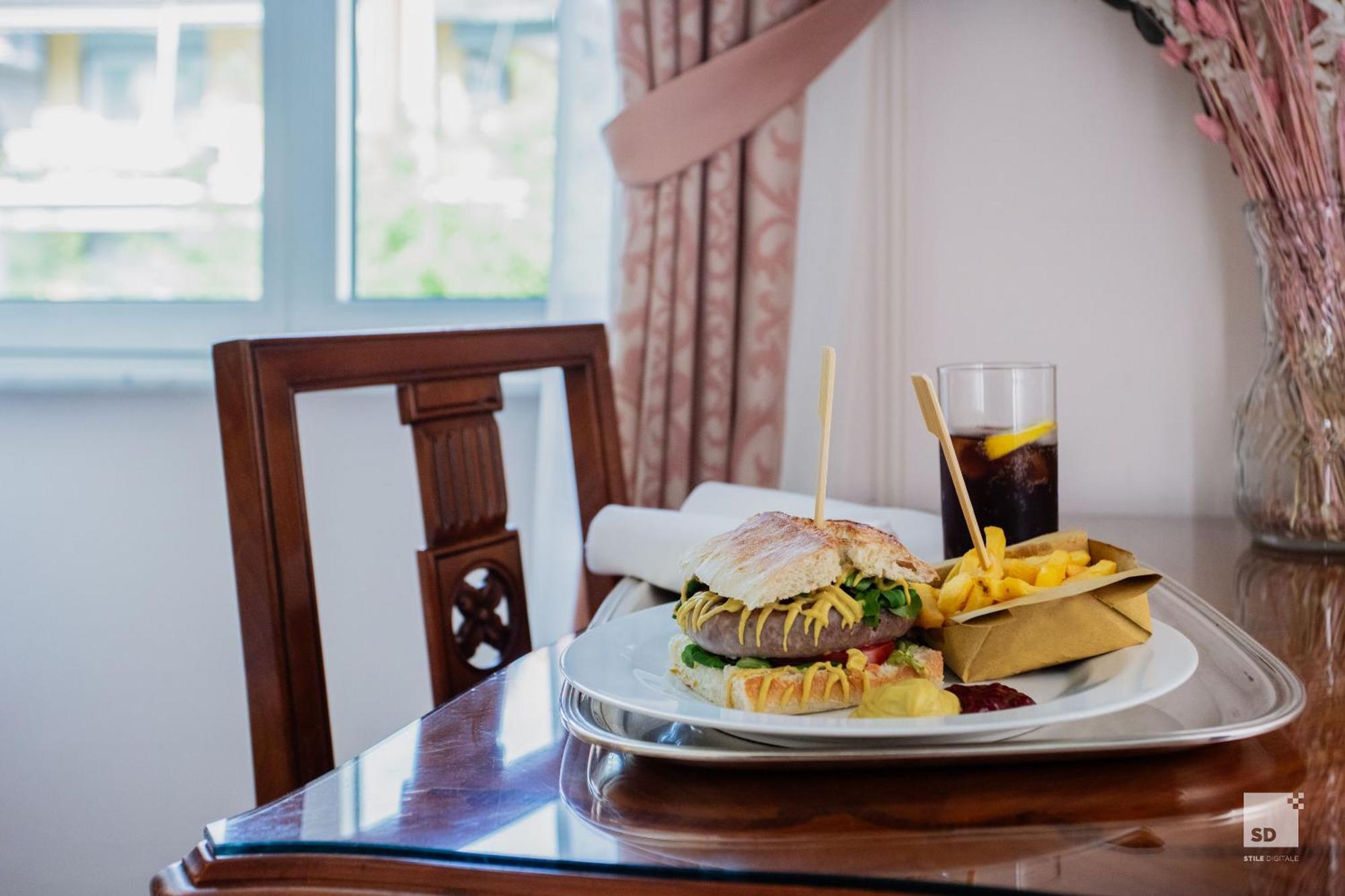 Hotel Villa Elena Varazze Bagian luar foto