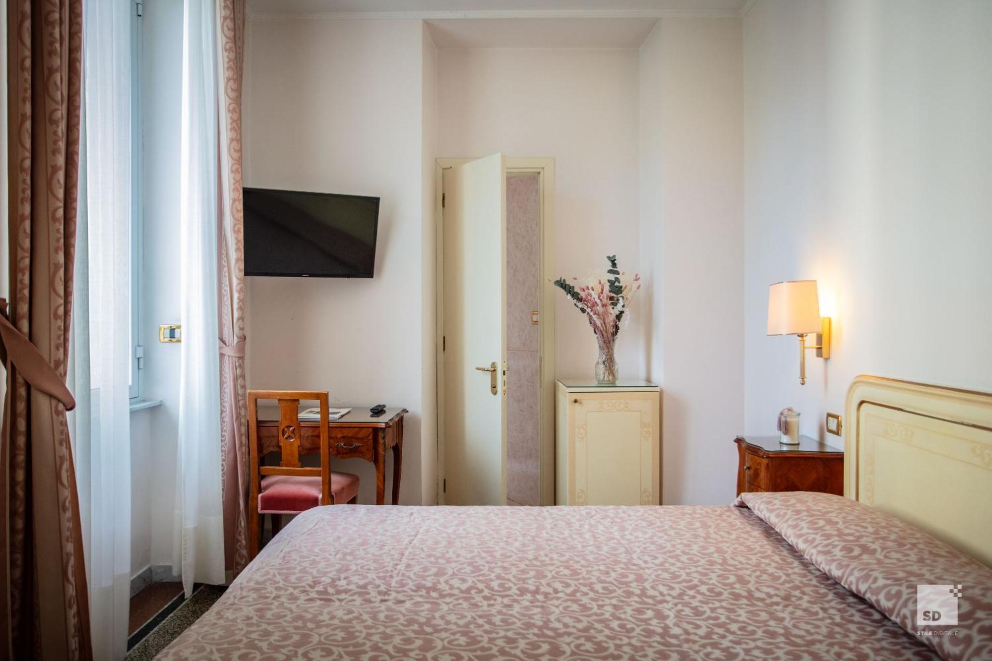 Hotel Villa Elena Varazze Bagian luar foto
