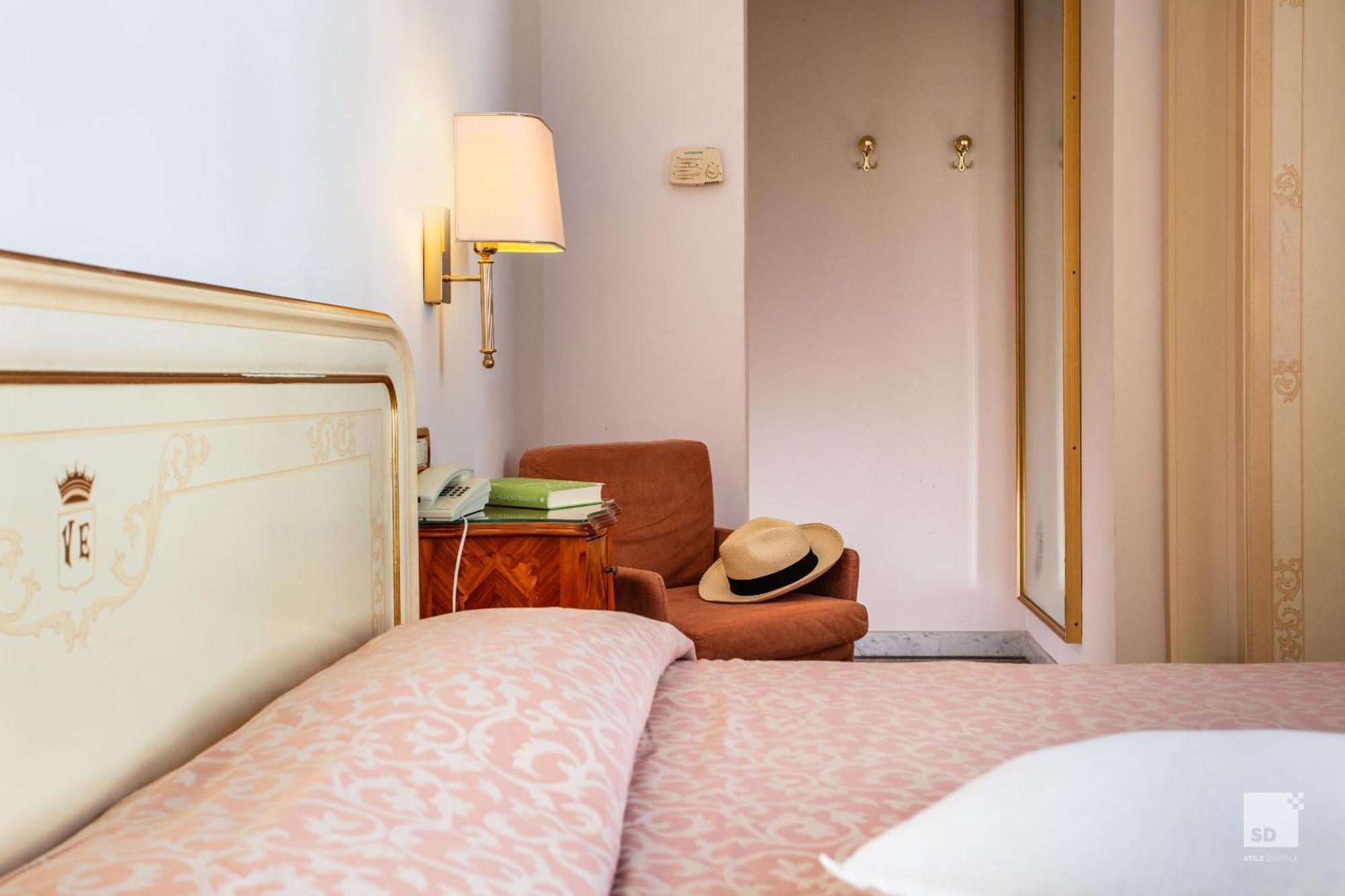 Hotel Villa Elena Varazze Bagian luar foto