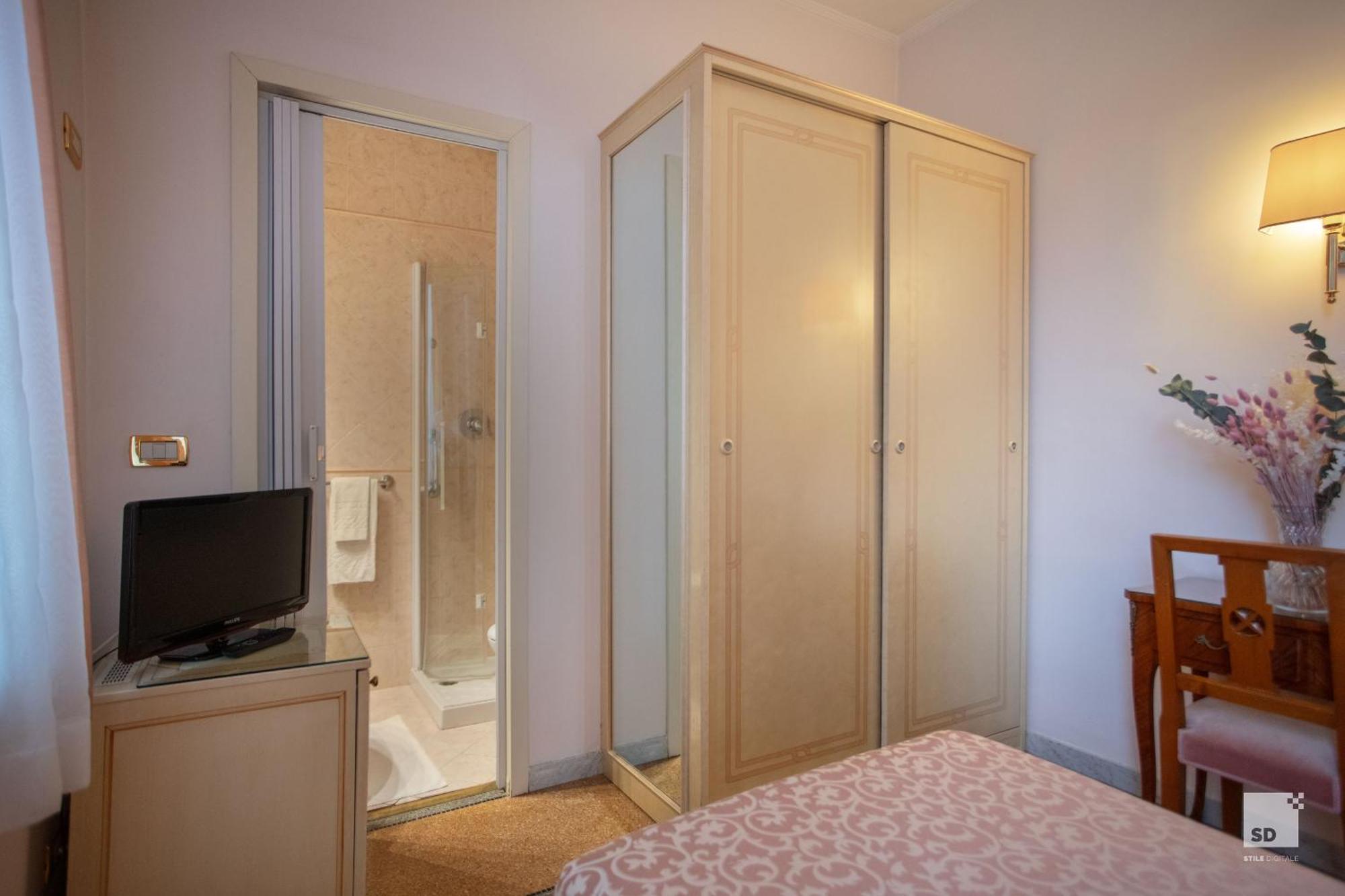 Hotel Villa Elena Varazze Bagian luar foto