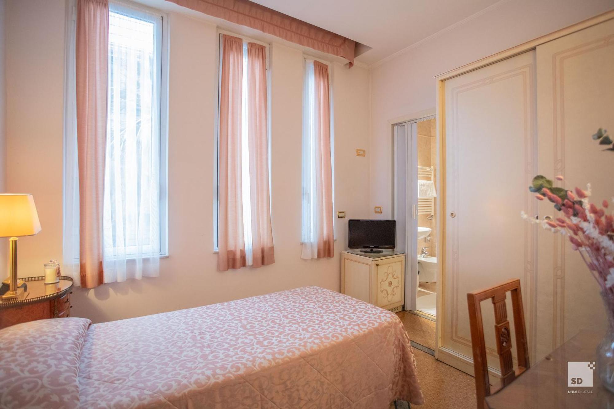 Hotel Villa Elena Varazze Bagian luar foto